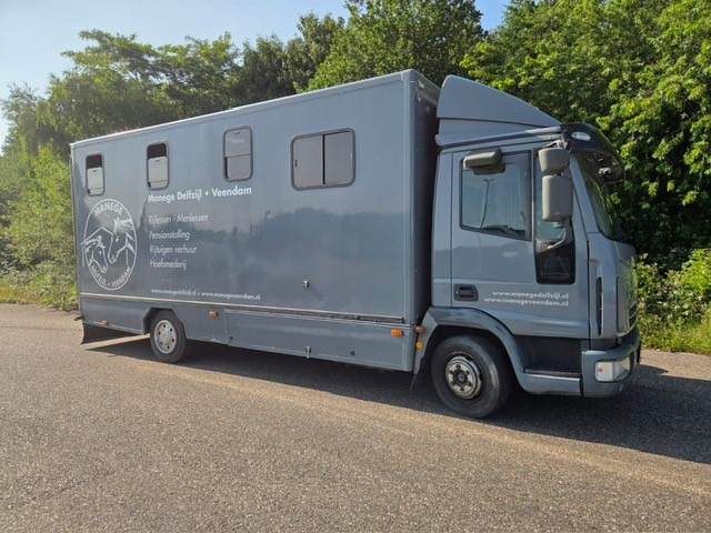 Livestock truck for transportation of animals IVECO 75E: picture 7