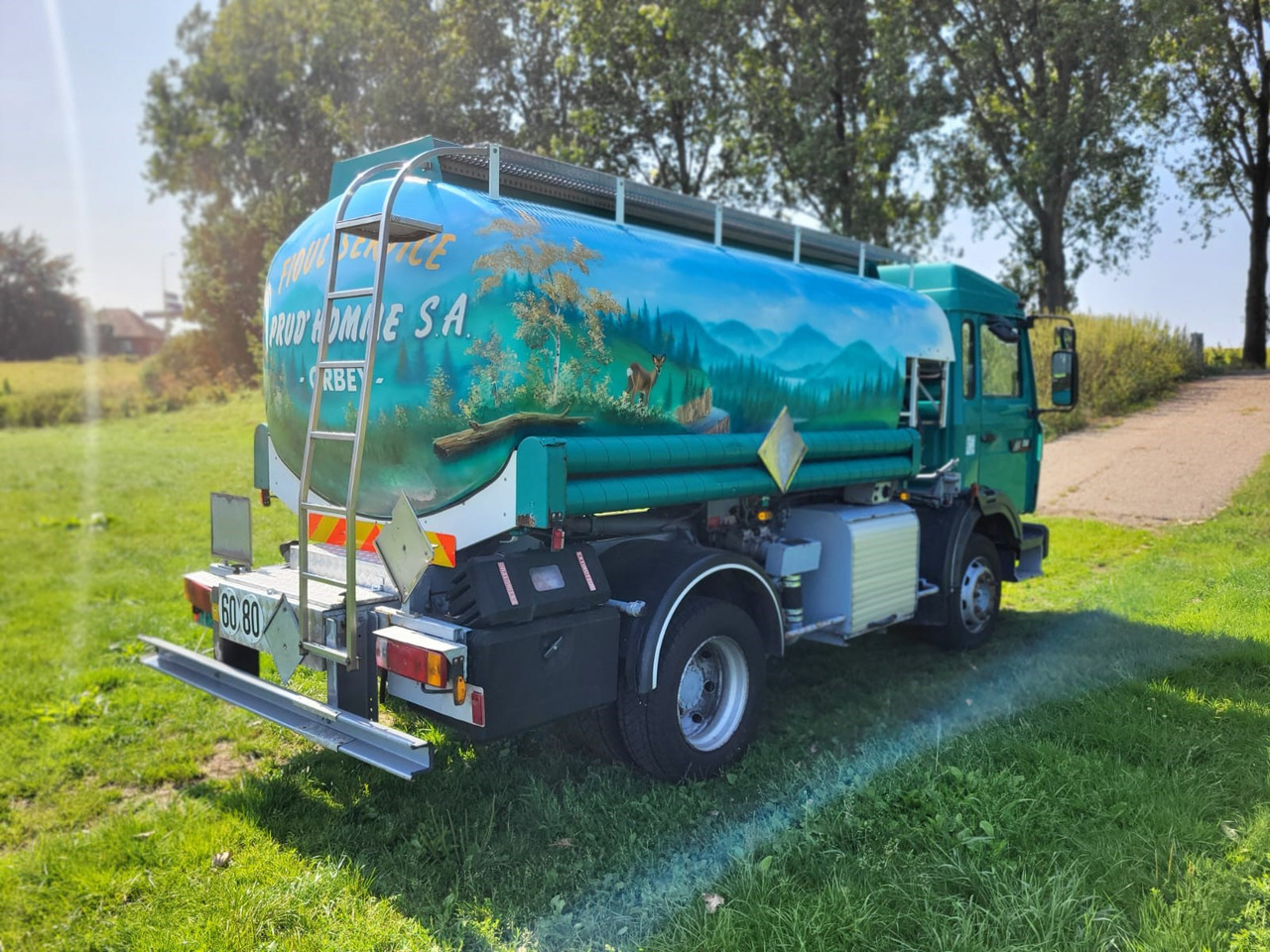 Renault Midliner 150 - Tanker truck: picture 4 Renault Midliner 150 - Tanker truck: picture 4