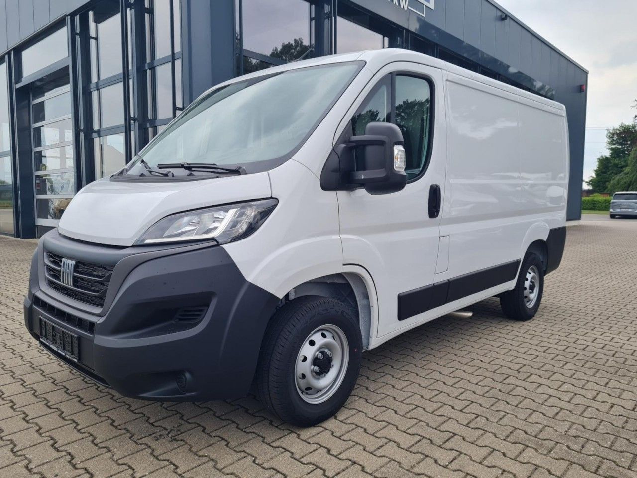 Fiat Ducato 30 Kasten L1H1 KLIMA PDC Werkstatteinrich - Small van: picture 2 Fiat Ducato 30 Kasten L1H1 KLIMA PDC Werkstatteinrich - Small van: picture 2
