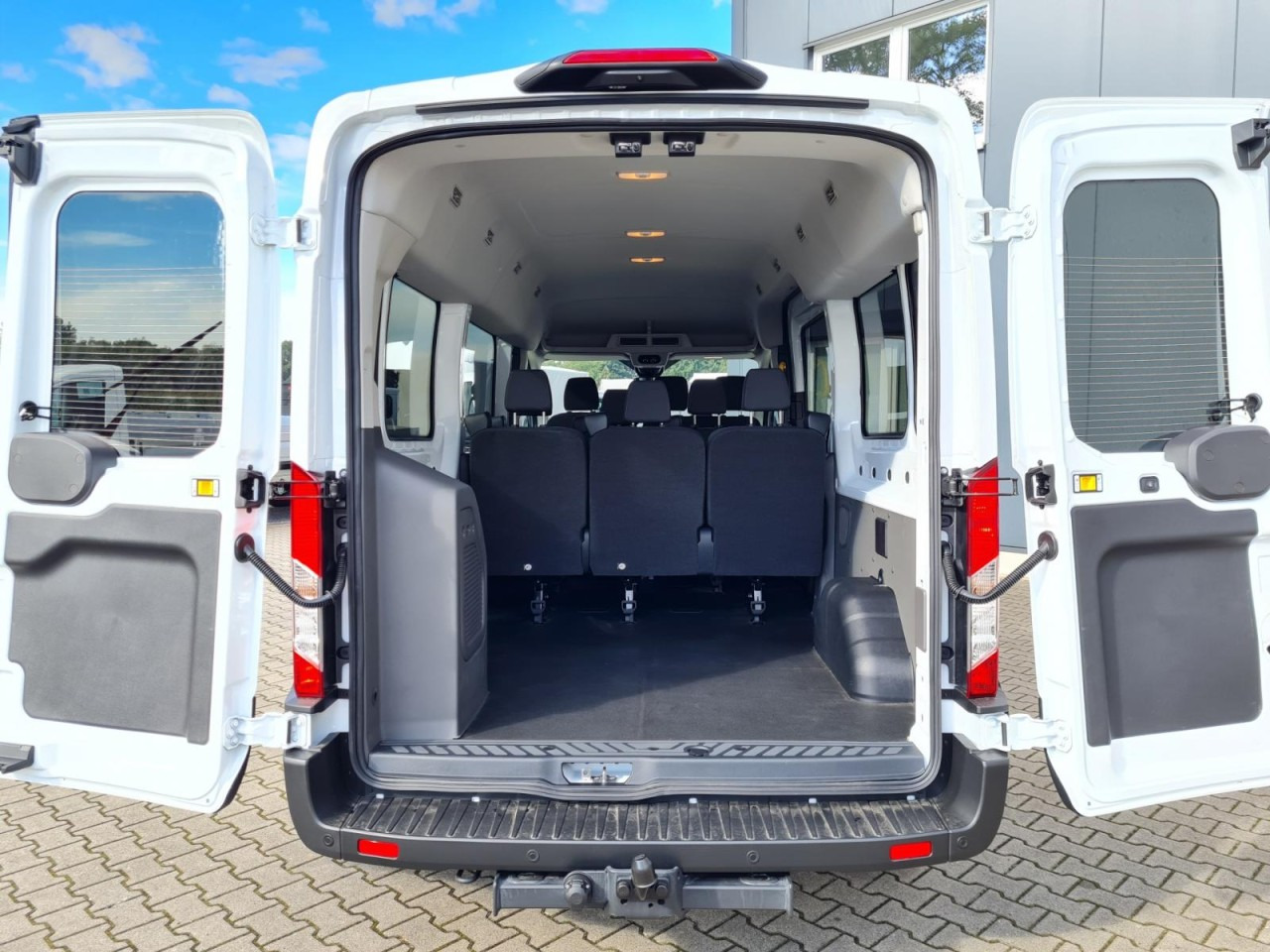 Ford Transit 350 Kombi 9 Sitze L3 AG Trend AHK KAMERA - Minibus, People carrier: picture 5 Ford Transit 350 Kombi 9 Sitze L3 AG Trend AHK KAMERA - Minibus, People carrier: picture 5