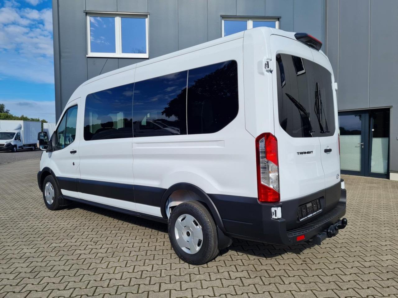 Ford Transit 350 Kombi TDCi L3 AG Trend 9 Sitze AHK KAMERA - Minibus, People carrier: picture 4 Ford Transit 350 Kombi TDCi L3 AG Trend 9 Sitze AHK KAMERA - Minibus, People carrier: picture 4
