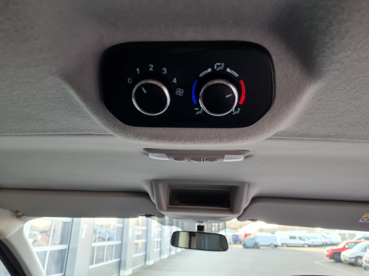 Minibus, People carrier Ford Transit Custom Kombi 320 L2 Trend 9 Sitze PDC: picture 18 Minibus, People carrier Ford Transit Custom Kombi 320 L2 Trend 9 Sitze PDC: picture 18