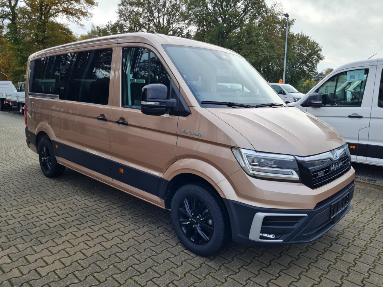 MAN Man TGE 3.180 TDi Kombi 9 Sitze ALU KAMERA LED LEDER Sonderumbau - Minibus, People carrier: picture 3 MAN Man TGE 3.180 TDi Kombi 9 Sitze ALU KAMERA LED LEDER Sonderumbau - Minibus, People carrier: picture 3