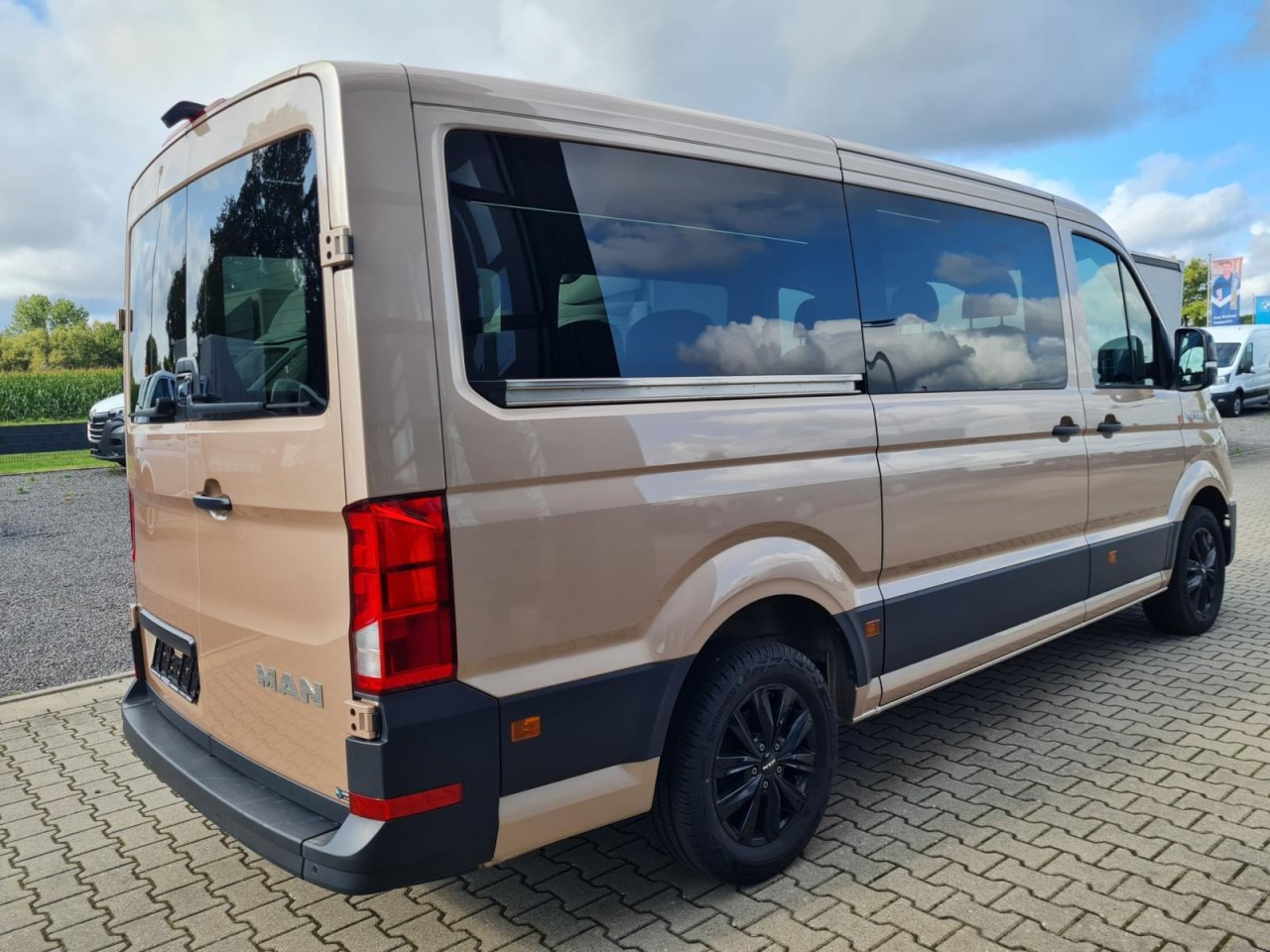 MAN TGE 3.180 TDi Kombi 9 Sitze ALU KAMERA LED LEDER Sonderumbau - Minibus, People carrier: picture 5 MAN TGE 3.180 TDi Kombi 9 Sitze ALU KAMERA LED LEDER Sonderumbau - Minibus, People carrier: picture 5