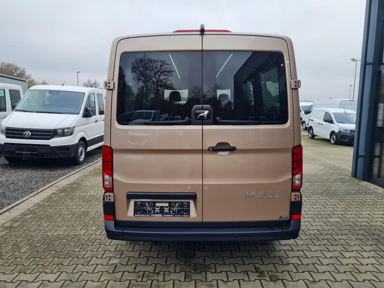Man TGE 3.180 TDi Kombi 9 Sitze ALU KAMERA LED LEDER Sonderumbau - Minibus, People carrier: picture 5 Man TGE 3.180 TDi Kombi 9 Sitze ALU KAMERA LED LEDER Sonderumbau - Minibus, People carrier: picture 5