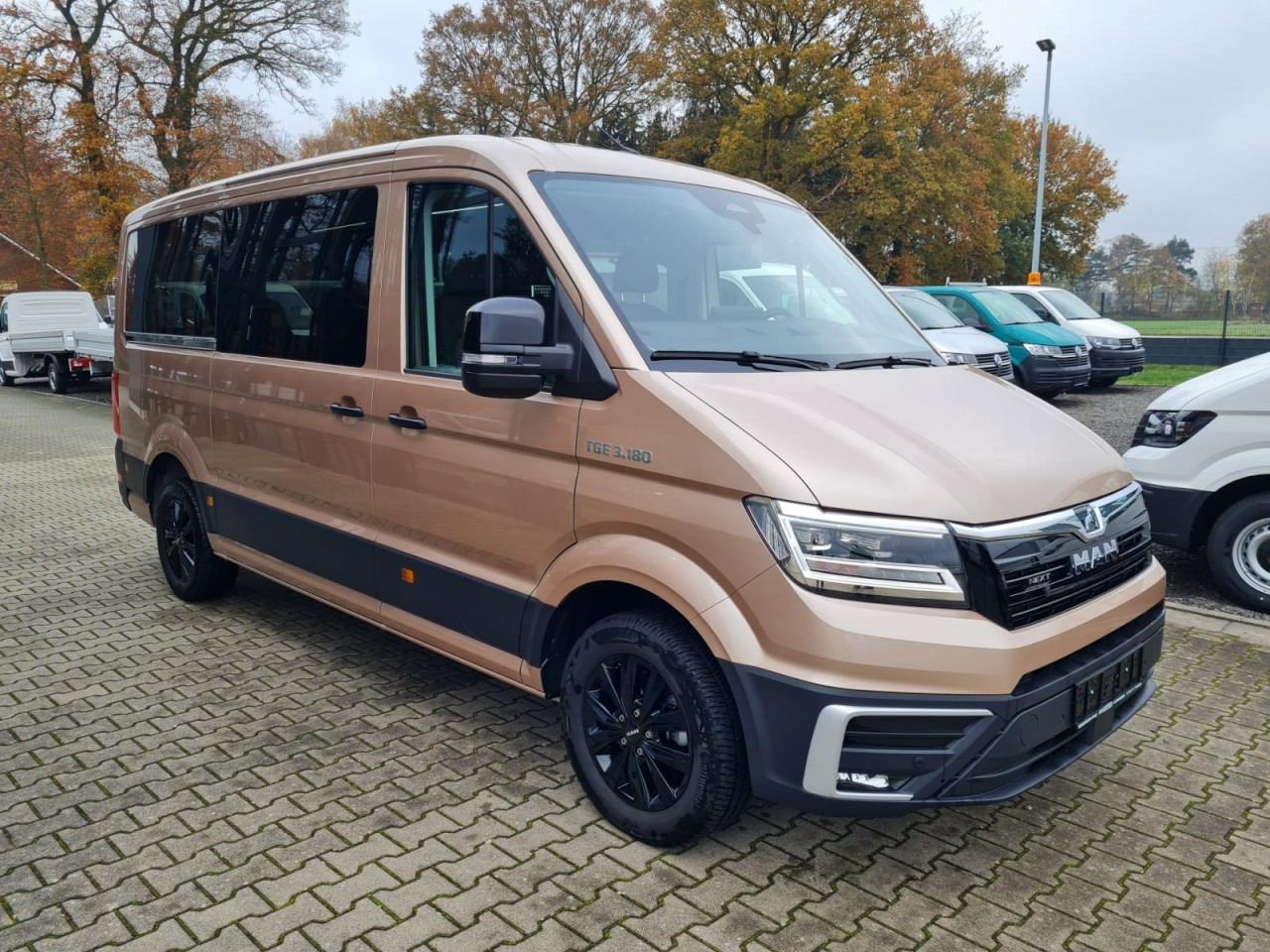 Man TGE 3.180 TDi Kombi 9 Sitze ALU KAMERA LED LEDER Sonderumbau - Minibus, People carrier: picture 3 Man TGE 3.180 TDi Kombi 9 Sitze ALU KAMERA LED LEDER Sonderumbau - Minibus, People carrier: picture 3