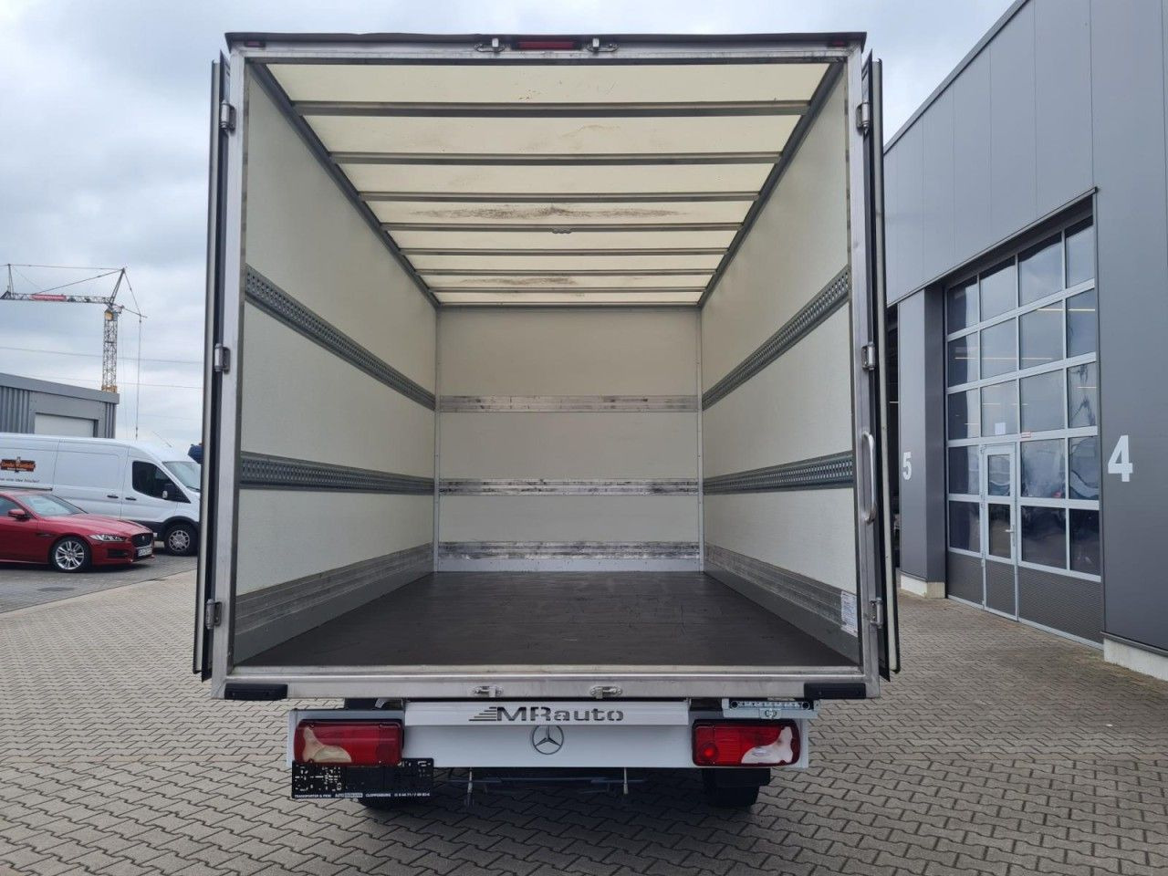 Mercedes-Benz Sprinter 315 CDI Koffer RWD KLIMA TEMPOMAT RWD - Closed box van: picture 5 Mercedes-Benz Sprinter 315 CDI Koffer RWD KLIMA TEMPOMAT RWD - Closed box van: picture 5