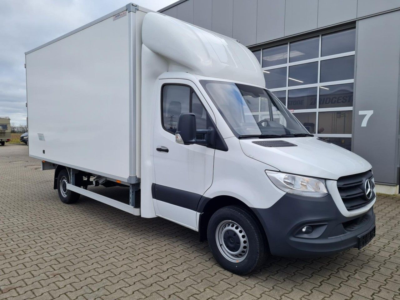 Mercedes-Benz Sprinter 315 CDi Koffer lang MBux Klima - Closed box van: picture 3 Mercedes-Benz Sprinter 315 CDi Koffer lang MBux Klima - Closed box van: picture 3