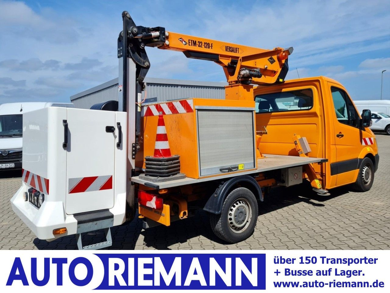 Mercedes-Benz Sprinter 316 CDI Hubarbeitsbühne 12m Korb isolie - Truck mounted aerial platform: picture 1 Mercedes-Benz Sprinter 316 CDI Hubarbeitsbühne 12m Korb isolie - Truck mounted aerial platform: picture 1