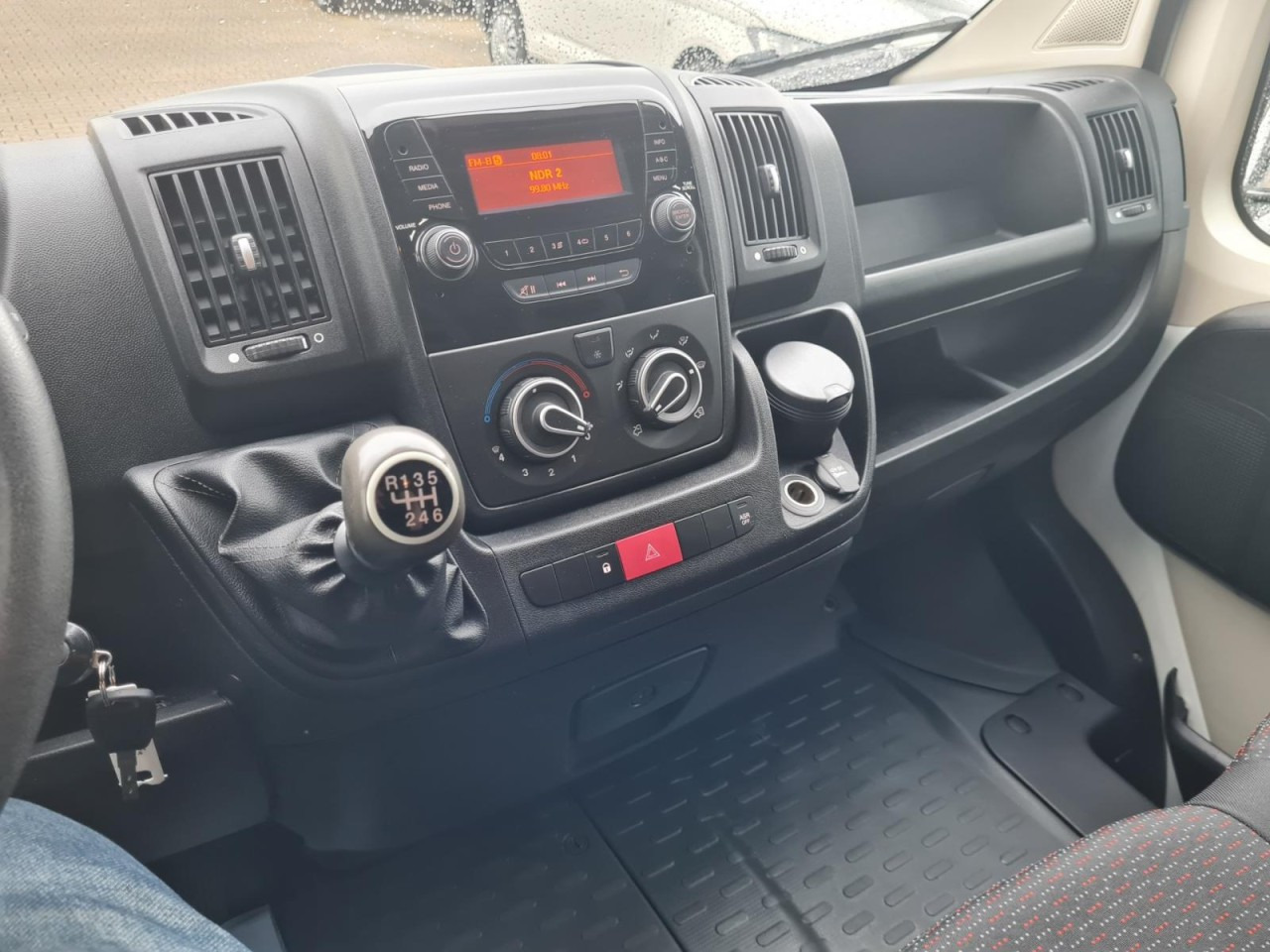 Small van, Crew cab van Peugeot Boxer Kasten L3H2 Doka 6-Sitze AHK PDC KLIMA: picture 11 Small van, Crew cab van Peugeot Boxer Kasten L3H2 Doka 6-Sitze AHK PDC KLIMA: picture 11