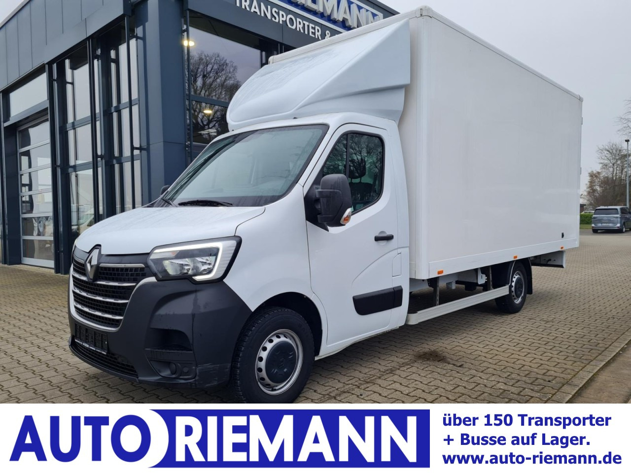 Renault Master 3.5t Möbel Koffer mit 10 Pal. Plätze TEMPOMAT - Closed box van: picture 1 Renault Master 3.5t Möbel Koffer mit 10 Pal. Plätze TEMPOMAT - Closed box van: picture 1