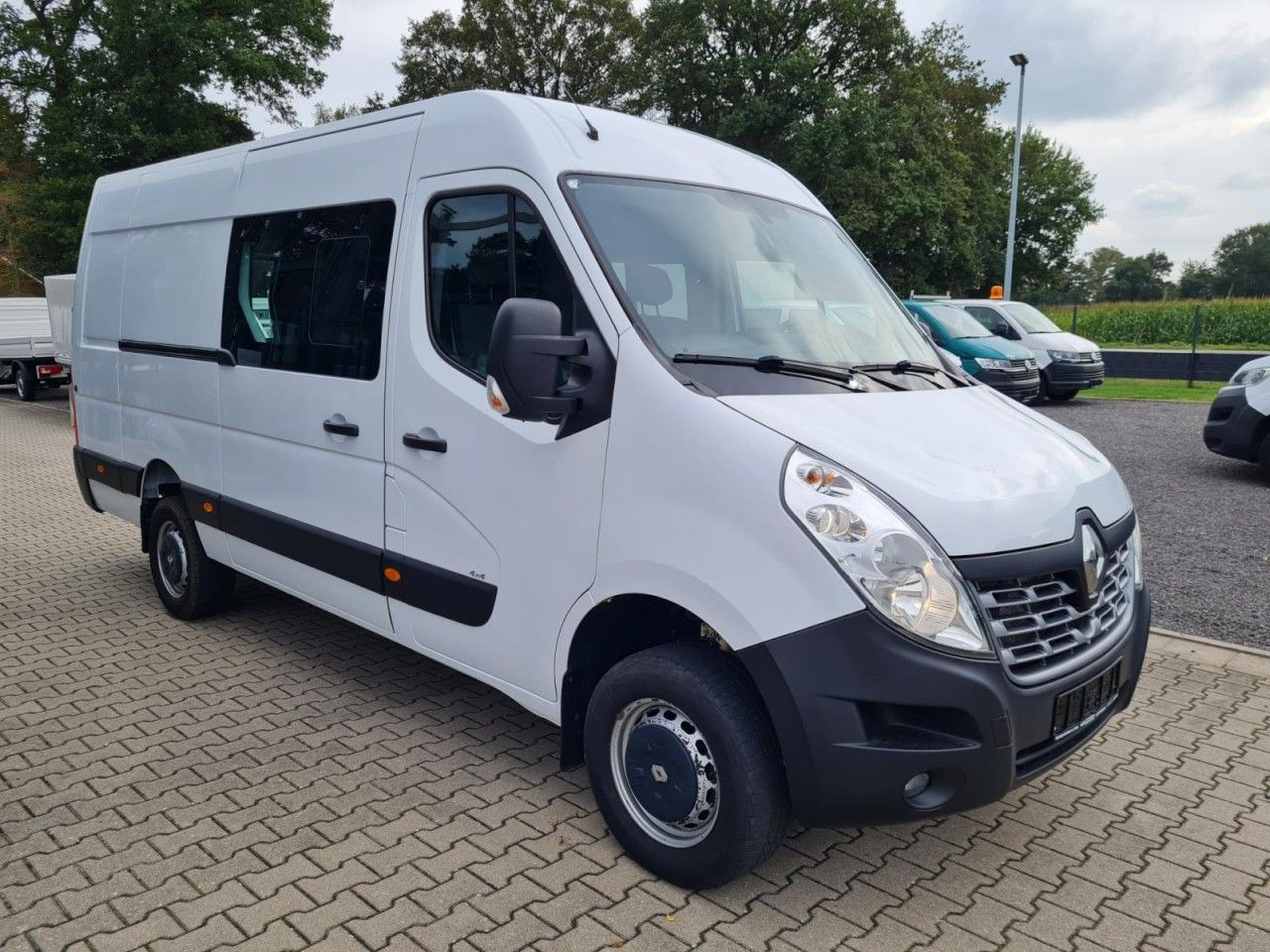 Renault Master 35 Kasten LR Doka 6-Sitze 4x4 Allrad AHK - Panel van, Crew cab van: picture 3 Renault Master 35 Kasten LR Doka 6-Sitze 4x4 Allrad AHK - Panel van, Crew cab van: picture 3