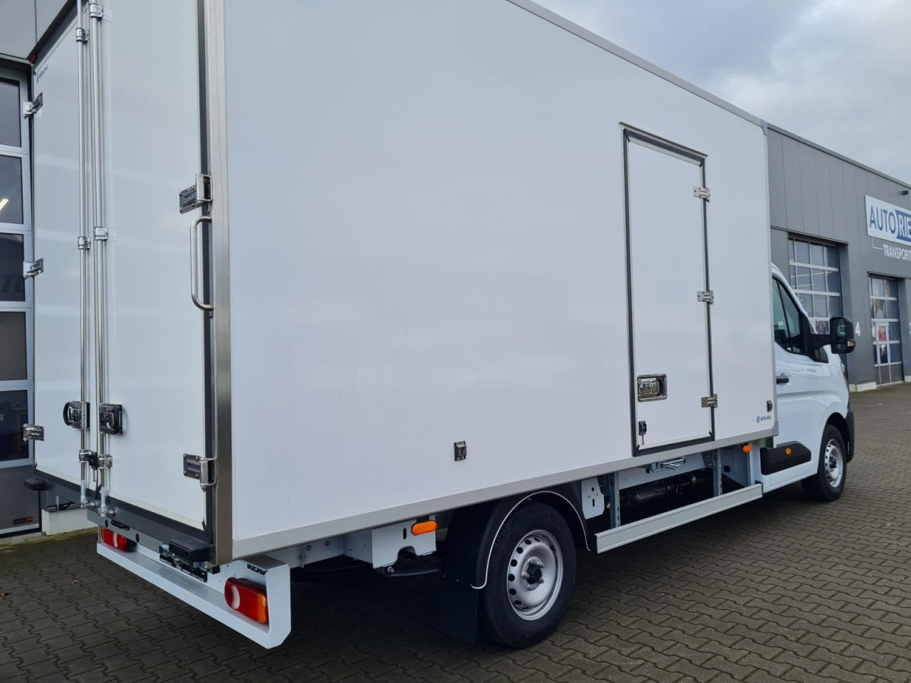 Renault Master 35 New Möbel Koffer KLIMA KAMERA TEMPOMAT - Closed box van: picture 5 Renault Master 35 New Möbel Koffer KLIMA KAMERA TEMPOMAT - Closed box van: picture 5