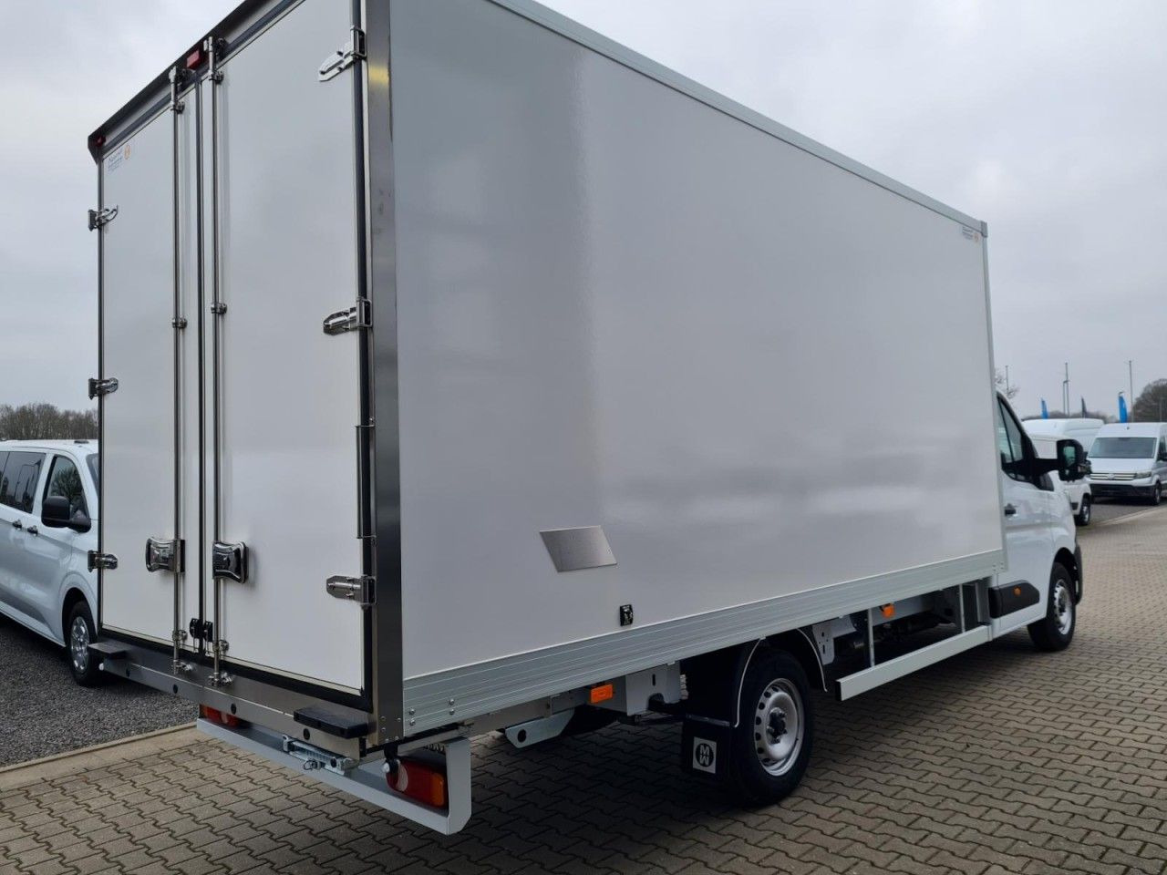 Renault Master 35 New Möbel Koffer LF 4.80m KLIMA TEMPOM - Closed box van: picture 4 Renault Master 35 New Möbel Koffer LF 4.80m KLIMA TEMPOM - Closed box van: picture 4