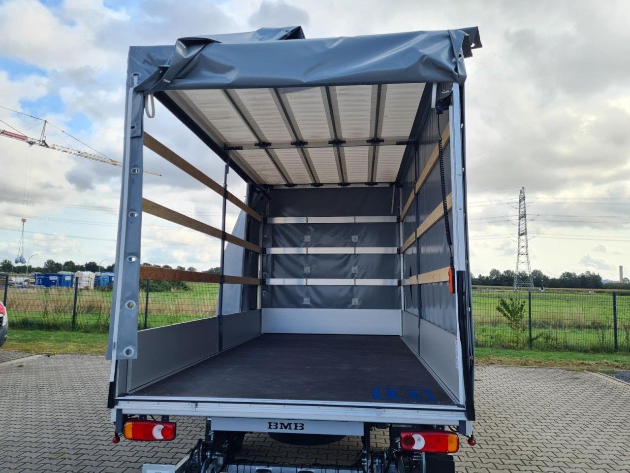 Renault Master Pritsche Schiebe Plane Schlafkab LBW Luft - Curtain side van: picture 5 Renault Master Pritsche Schiebe Plane Schlafkab LBW Luft - Curtain side van: picture 5