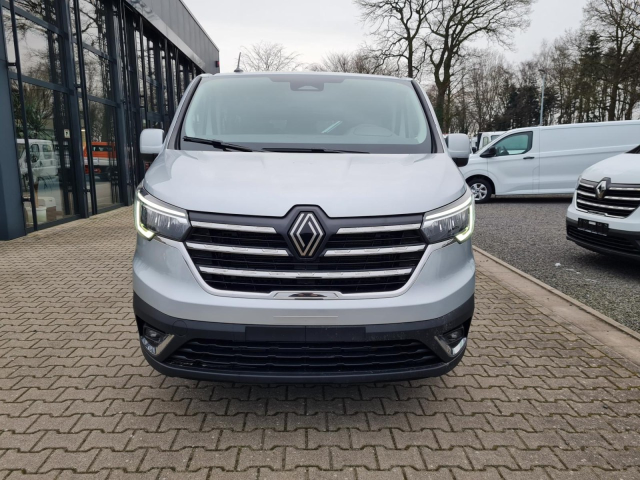 Renault Trafic Kombi 9-Sitze L2 Grand Equilibre KLIMA TEMPOMAT - Crew cab van: picture 2 Renault Trafic Kombi 9-Sitze L2 Grand Equilibre KLIMA TEMPOMAT - Crew cab van: picture 2