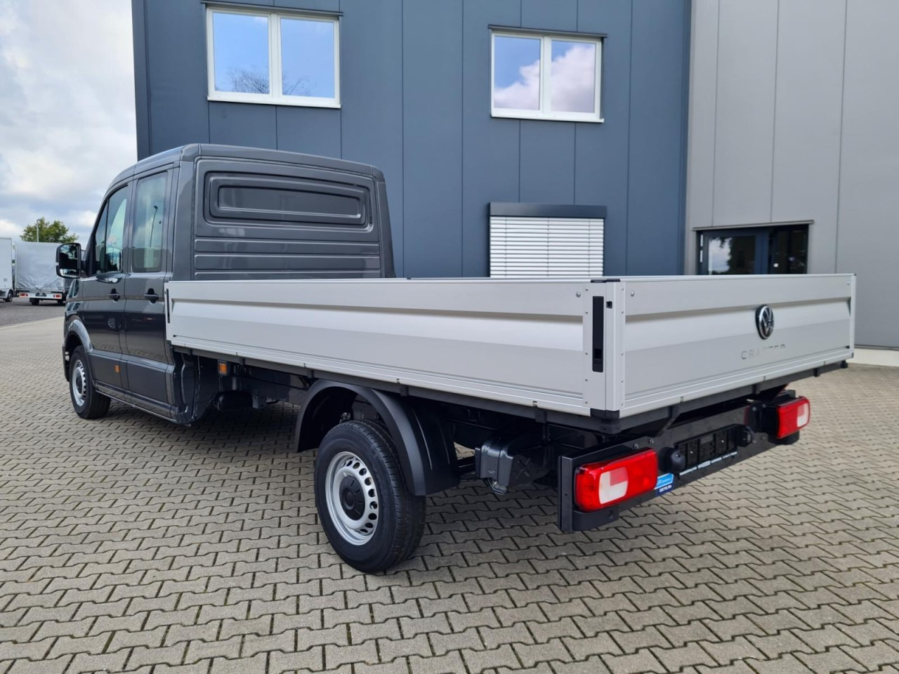 Volkswagen Crafter 35 Doka 7-Sitze MAXI L4 KLIMA TEMPOMAT - Open body delivery van, Crew cab van: picture 4 Volkswagen Crafter 35 Doka 7-Sitze MAXI L4 KLIMA TEMPOMAT - Open body delivery van, Crew cab van: picture 4