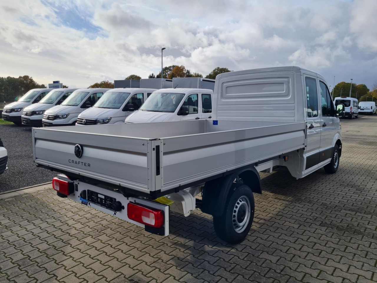 Volkswagen Crafter 35 Doka TDI L4 lang KLIMA TEMPOMAT - Open body delivery van, Crew cab van: picture 5 Volkswagen Crafter 35 Doka TDI L4 lang KLIMA TEMPOMAT - Open body delivery van, Crew cab van: picture 5