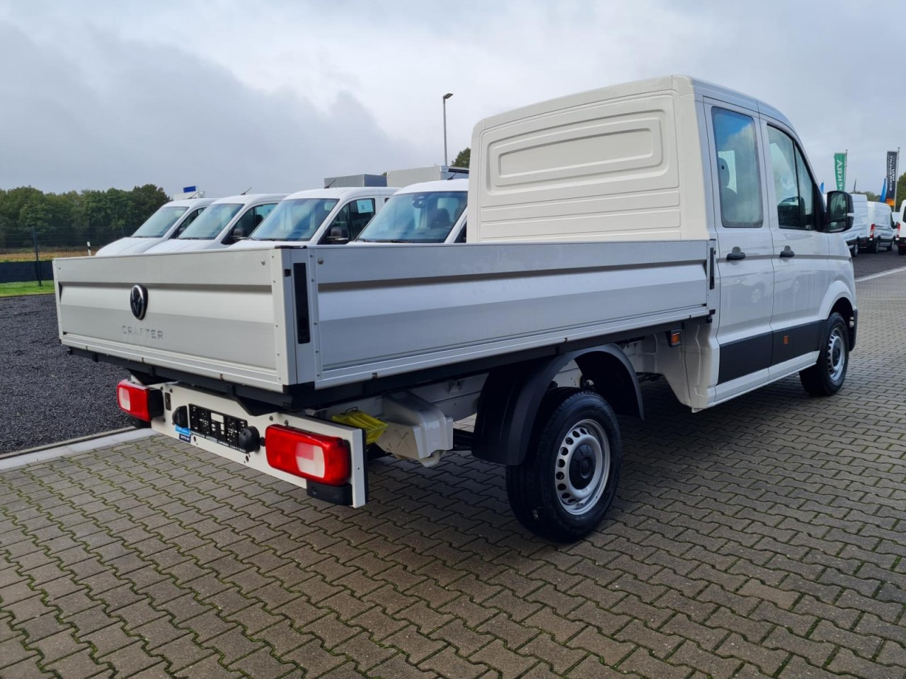 Volkswagen Crafter 35 Doka TDI Pritsche MR KLIMA TEMPOMAT - Open body delivery van, Crew cab van: picture 4 Volkswagen Crafter 35 Doka TDI Pritsche MR KLIMA TEMPOMAT - Open body delivery van, Crew cab van: picture 4