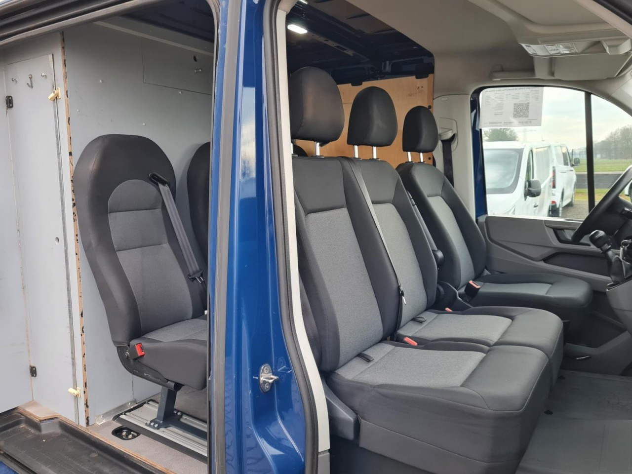 Volkswagen Crafter 35 Kasten Plus Doka mixto NAVI AHK 6 Sitzer - Panel van, Crew cab van: picture 5 Volkswagen Crafter 35 Kasten Plus Doka mixto NAVI AHK 6 Sitzer - Panel van, Crew cab van: picture 5