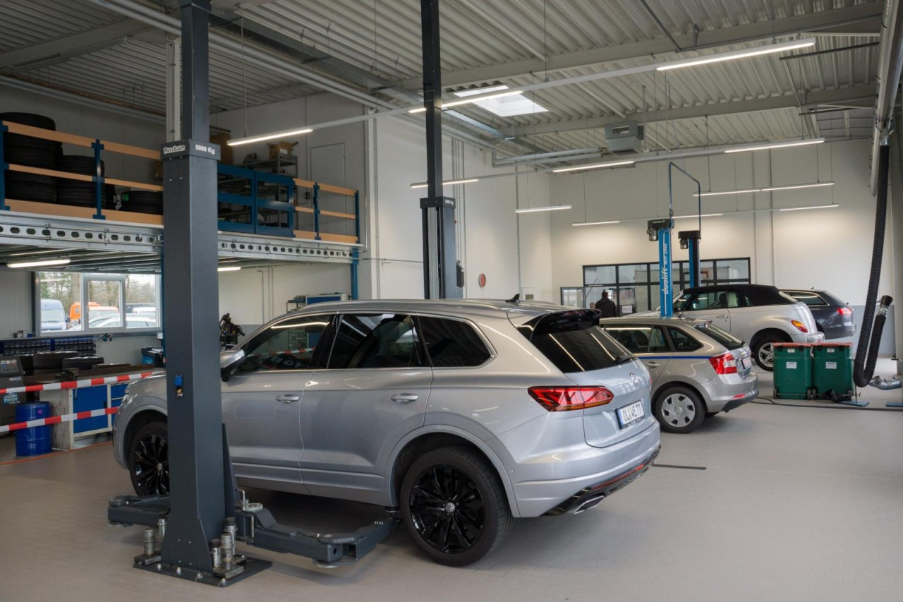 Volkswagen Crafter 35 Kasten TDI L4H3 AHK LED Tempom Ergositz - Panel van: picture 4 Volkswagen Crafter 35 Kasten TDI L4H3 AHK LED Tempom Ergositz - Panel van: picture 4