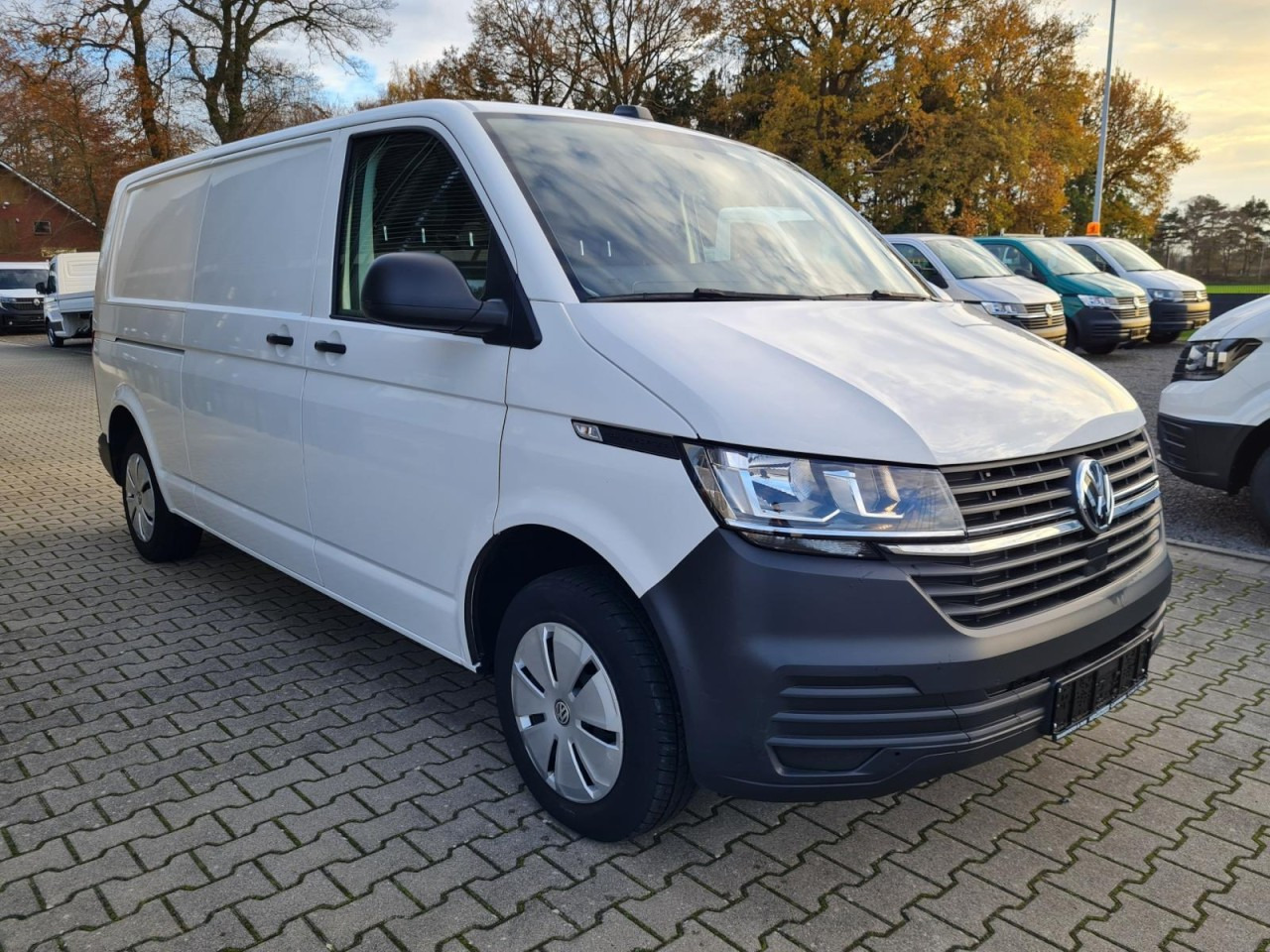 Volkswagen T6.1 Kasten TDI lang L2 DSG KLIMA KAMERA PDC - Small van: picture 3 Volkswagen T6.1 Kasten TDI lang L2 DSG KLIMA KAMERA PDC - Small van: picture 3