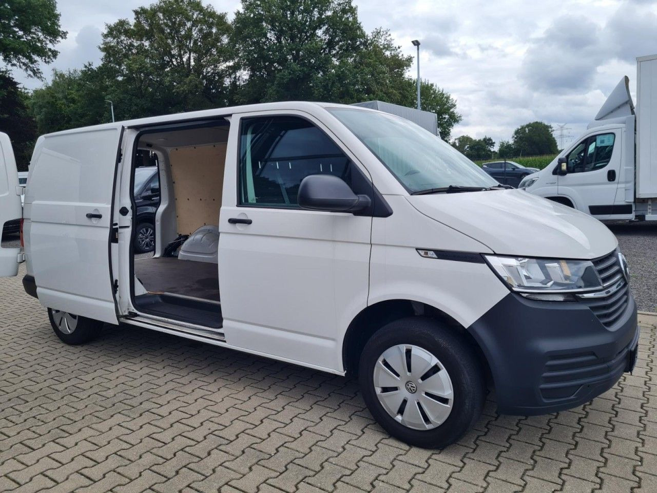 Volkswagen T6.1 Kasten TDi lang Flügeltüren KLIMA Verkleidu - Small van: picture 4 Volkswagen T6.1 Kasten TDi lang Flügeltüren KLIMA Verkleidu - Small van: picture 4