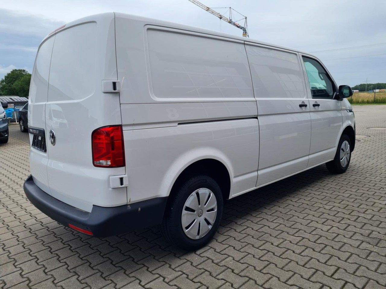 Volkswagen T6.1 Kasten lang DSG KLIMA KOMFORT ACC TEMPO PDC - Small van: picture 4 Volkswagen T6.1 Kasten lang DSG KLIMA KOMFORT ACC TEMPO PDC - Small van: picture 4