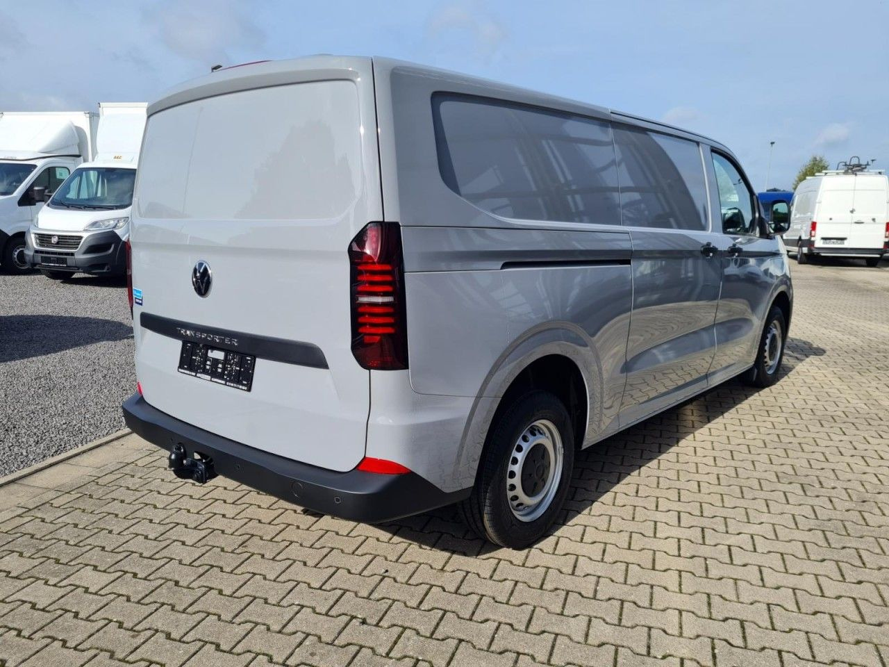 Volkswagen T7 Kasten TDi AG L2 AHK KLIMA KAMERA LED TEMPOMA - Small van: picture 4 Volkswagen T7 Kasten TDi AG L2 AHK KLIMA KAMERA LED TEMPOMA - Small van: picture 4