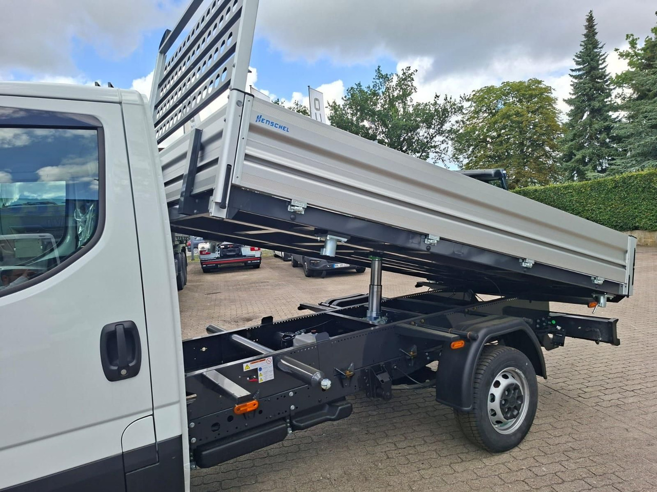 Iveco Daily 35S14A8Y Henschel 3-Seiten Kipper - Open body delivery van: picture 3 Iveco Daily 35S14A8Y Henschel 3-Seiten Kipper - Open body delivery van: picture 3