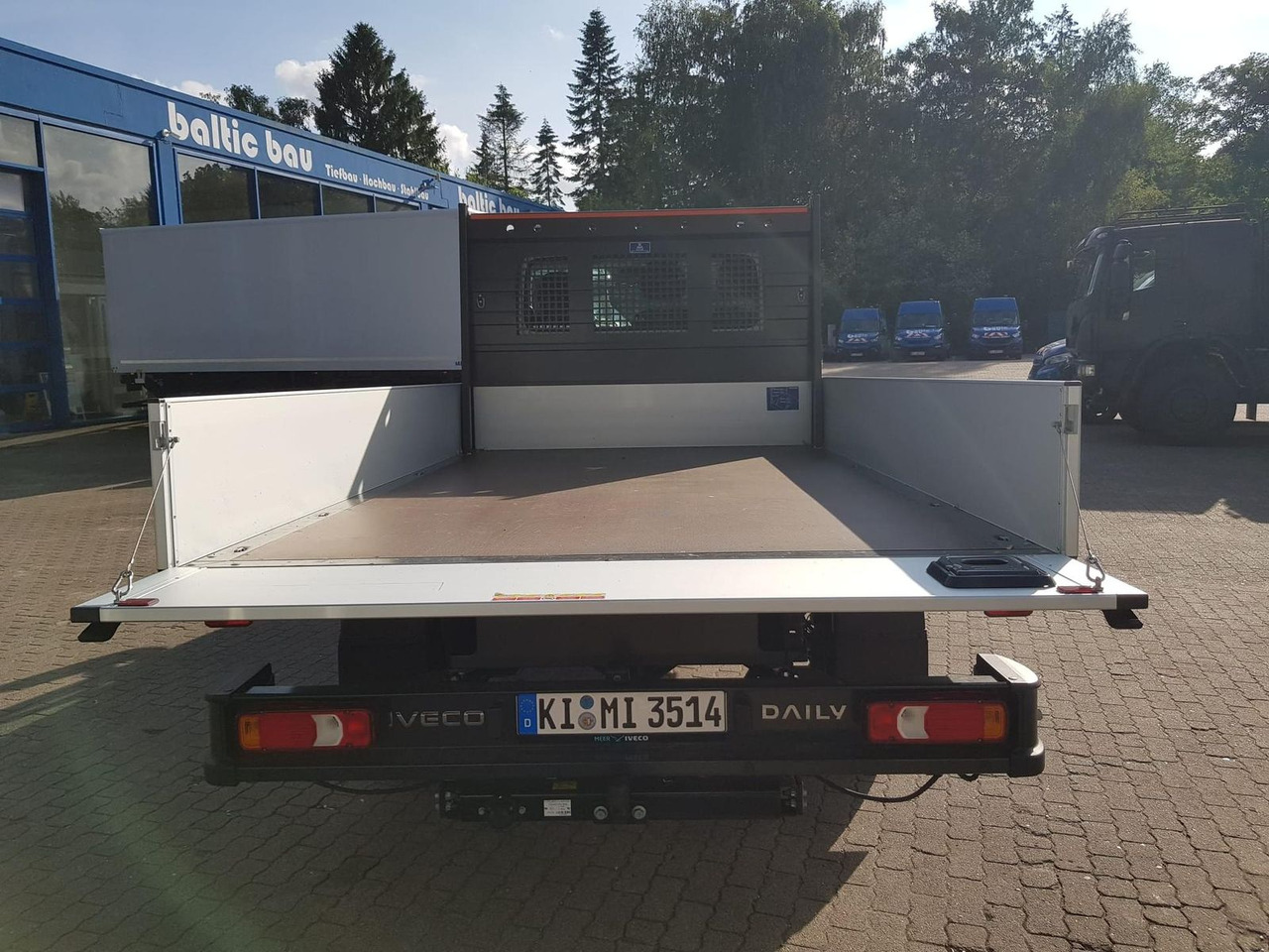 Iveco Daily 35S14HA8 Pritsche AHK 100 kW (136 PS),... - Open body delivery van: picture 5 Iveco Daily 35S14HA8 Pritsche AHK 100 kW (136 PS),... - Open body delivery van: picture 5
