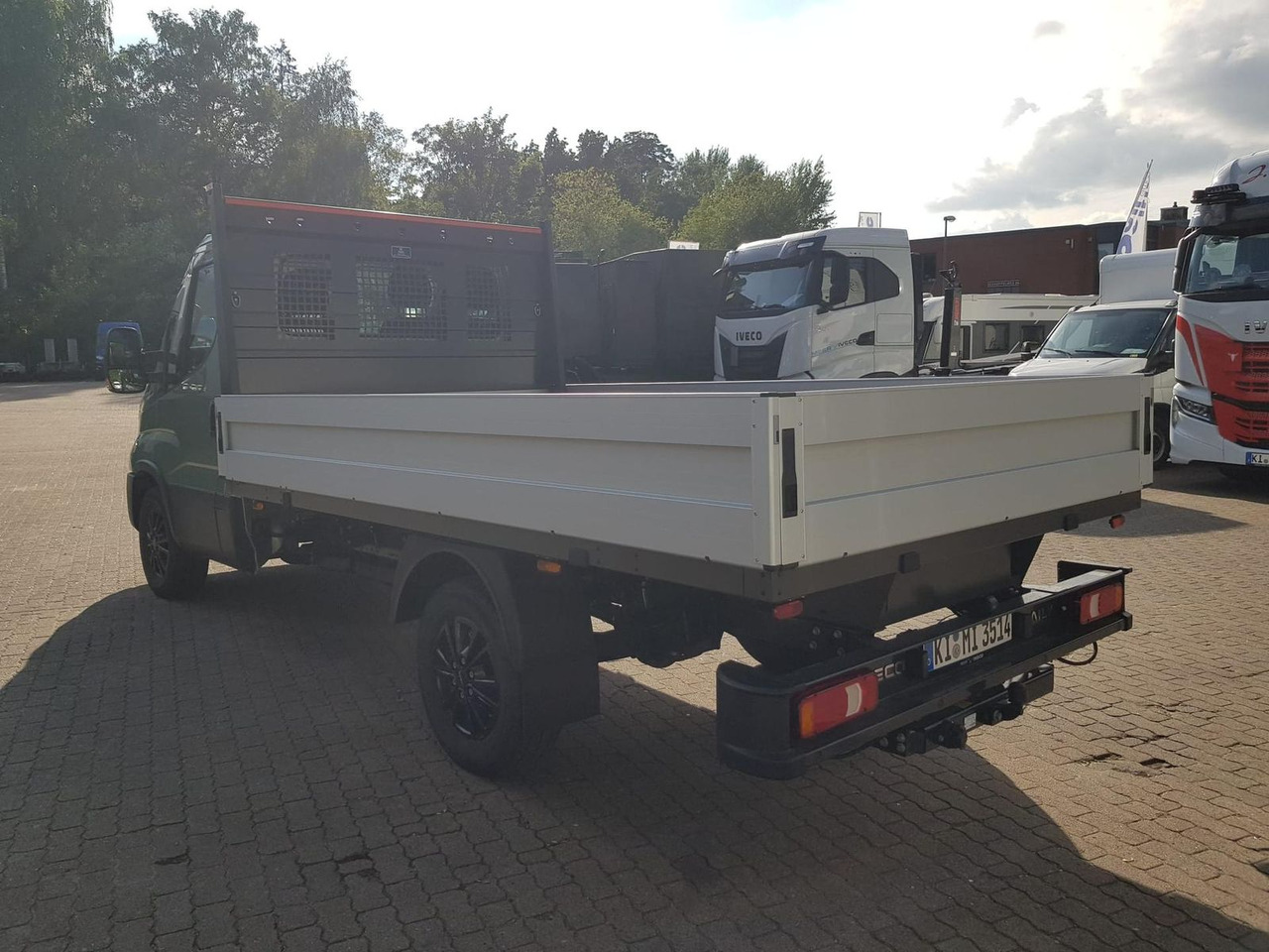 Iveco Daily 35S14HA8 Pritsche AHK 100 kW (136 PS),... - Open body delivery van: picture 3 Iveco Daily 35S14HA8 Pritsche AHK 100 kW (136 PS),... - Open body delivery van: picture 3