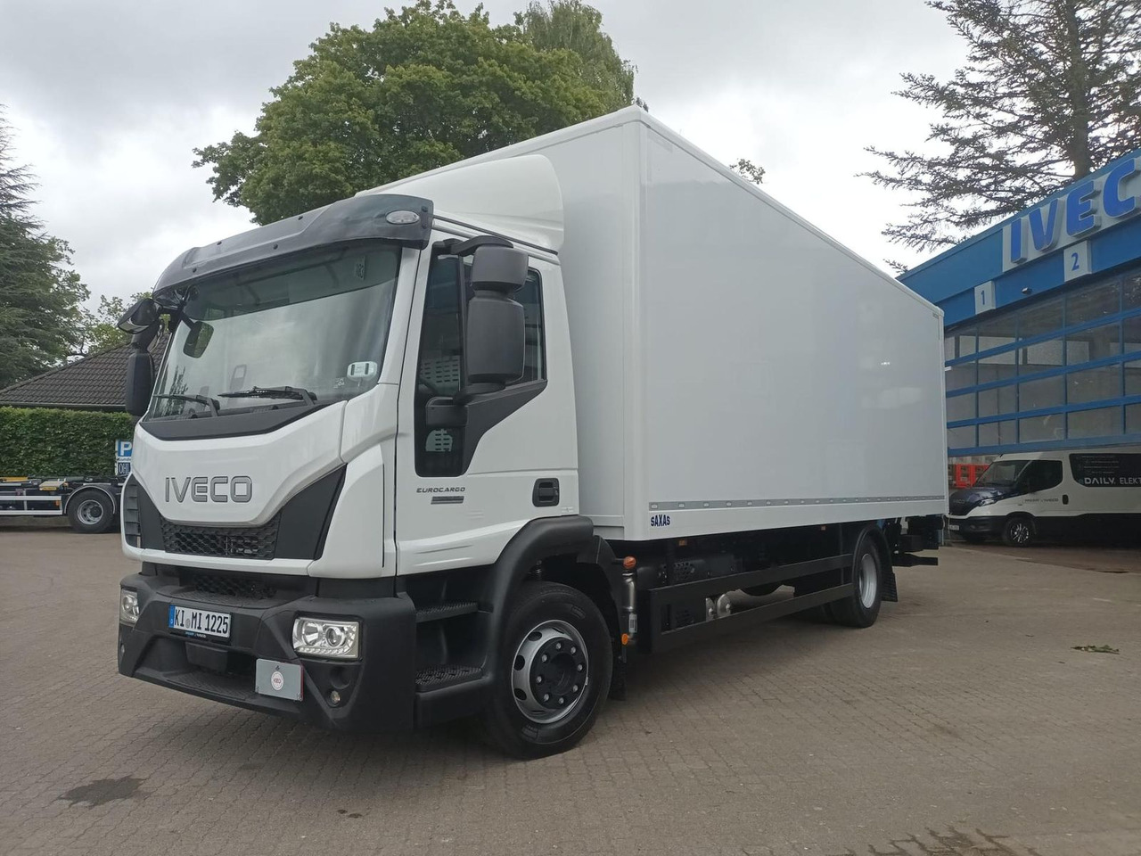 Iveco ML120E25/P KOFFER LBW 1,5t SAXAS AHK 185 kW (... - Curtain side truck: picture 1 Iveco ML120E25/P KOFFER LBW 1,5t SAXAS AHK 185 kW (... - Curtain side truck: picture 1