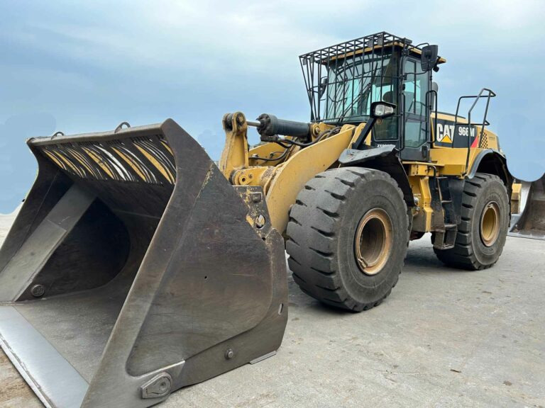 Wheel loader Caterpillar 966M – wheel loader / Radlader: picture 1
