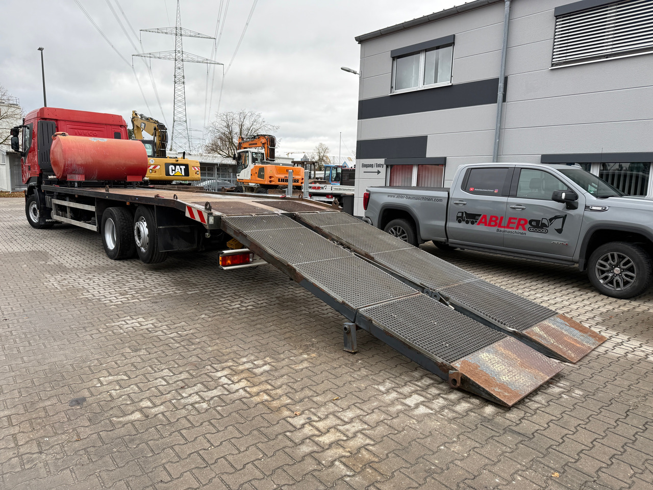 Iveco AS260S45 Baumaschinentransporter hydr. Rampe - Car transporter truck: picture 4 Iveco AS260S45 Baumaschinentransporter hydr. Rampe - Car transporter truck: picture 4