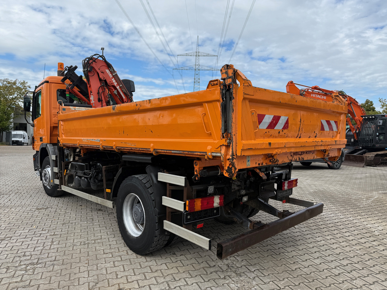 Mercedes-Benz 1832 Actros MP2 3-Seiten-Kipper mit Kran + Funk - Tipper, Crane truck: picture 5 Mercedes-Benz 1832 Actros MP2 3-Seiten-Kipper mit Kran + Funk - Tipper, Crane truck: picture 5