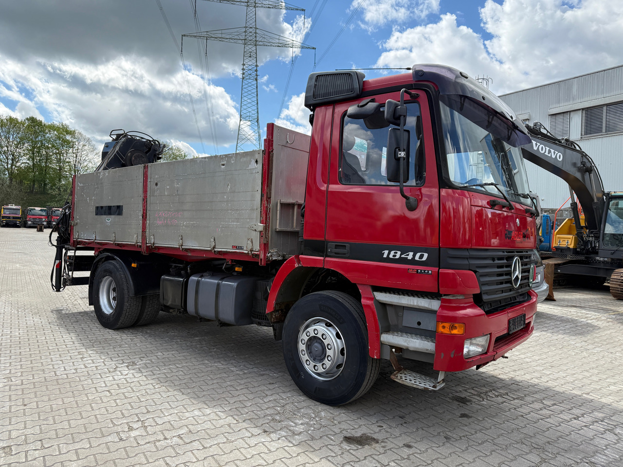 Mercedes-Benz 1840 Actros 2-Seiten-Kipper mit Kran Hiab 125-3 mit Funk - Dropside/ Flatbed truck, Crane truck: picture 3 Mercedes-Benz 1840 Actros 2-Seiten-Kipper mit Kran Hiab 125-3 mit Funk - Dropside/ Flatbed truck, Crane truck: picture 3
