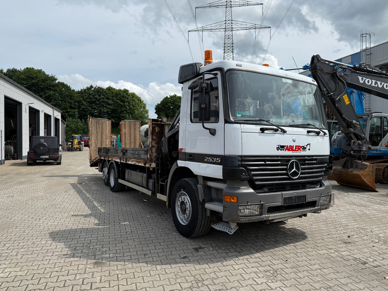 Mercedes-Benz 2535 Actros MP1 Baumaschinentransporter mit Kran und Rampen - Car transporter truck, Crane truck: picture 3 Mercedes-Benz 2535 Actros MP1 Baumaschinentransporter mit Kran und Rampen - Car transporter truck, Crane truck: picture 3