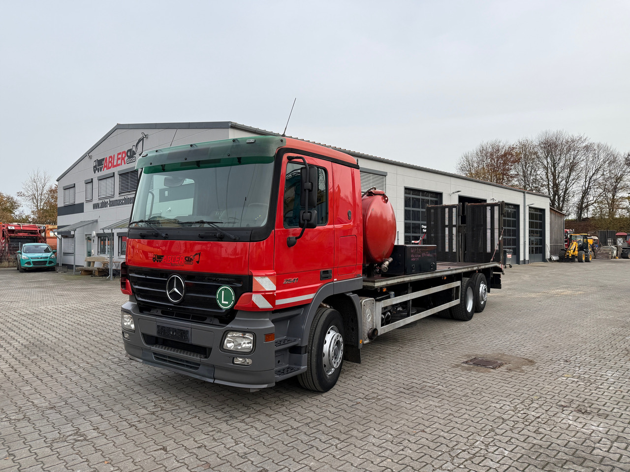 Mercedes-Benz 2541 Actros Baumaschinentransporter Klima Retarder - Car transporter truck: picture 2 Mercedes-Benz 2541 Actros Baumaschinentransporter Klima Retarder - Car transporter truck: picture 2