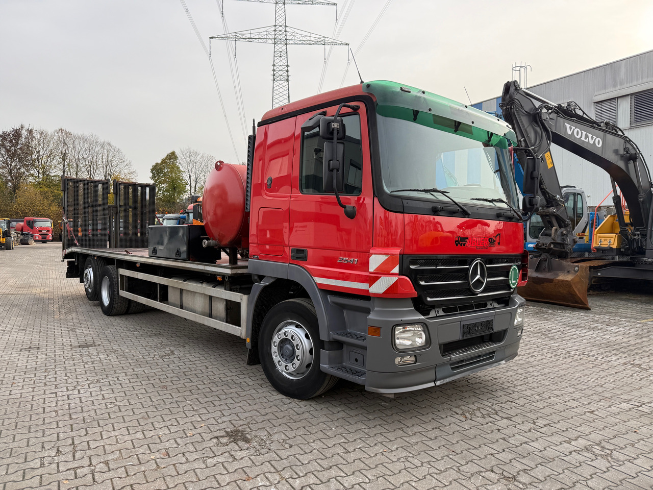 Mercedes-Benz 2541 Actros Baumaschinentransporter Klima Retarder - Car transporter truck: picture 3 Mercedes-Benz 2541 Actros Baumaschinentransporter Klima Retarder - Car transporter truck: picture 3
