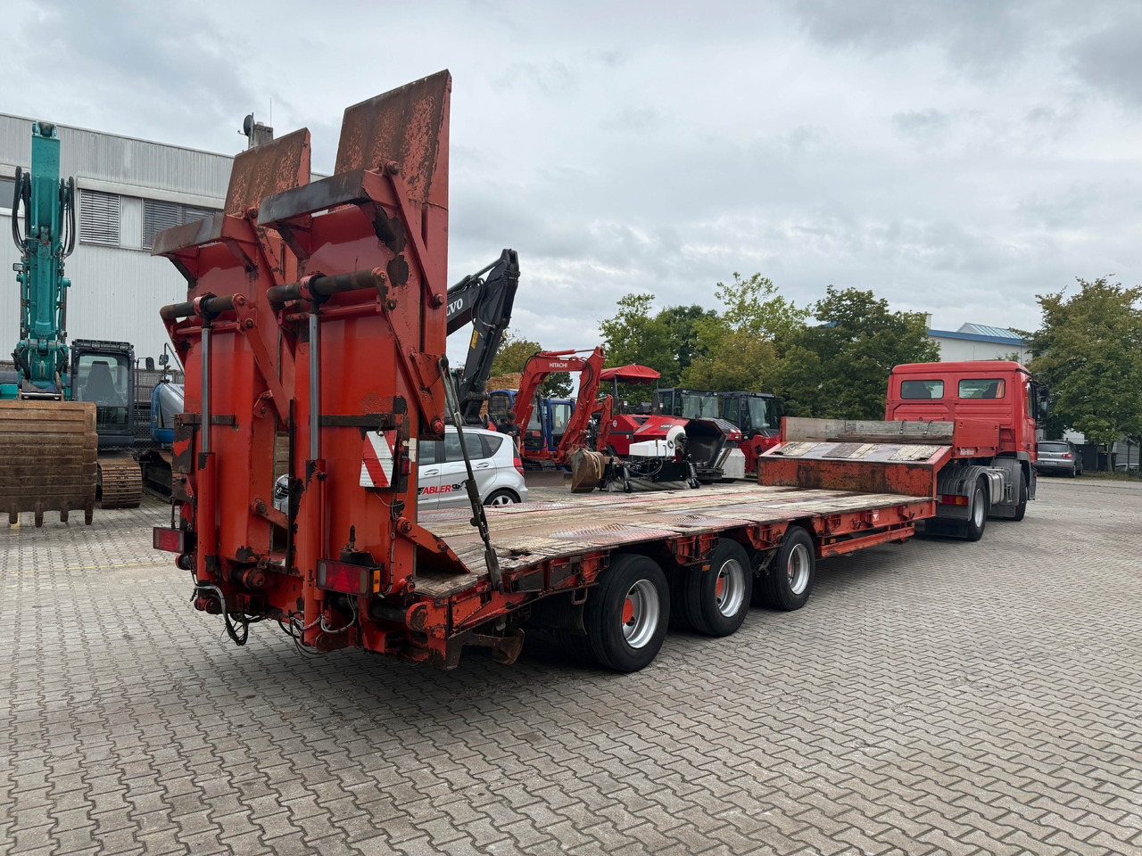 Müller Mitteltal TS3 Tieflader Auflieger mit hydr. Rampen - Low loader semi-trailer: picture 4 Müller Mitteltal TS3 Tieflader Auflieger mit hydr. Rampen - Low loader semi-trailer: picture 4