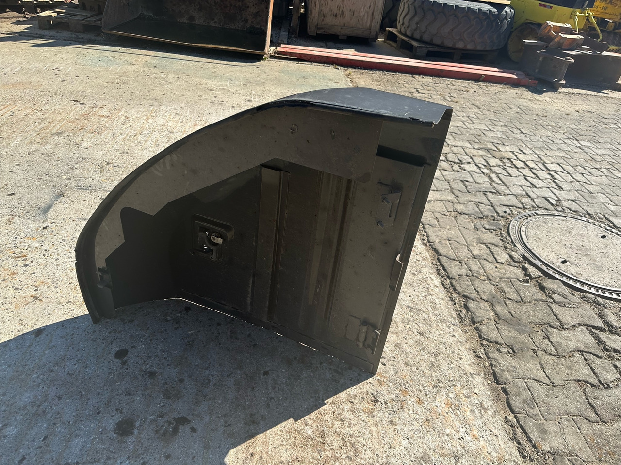 Seitendeckel Hitachi Zaxis 225 USL C - Body and exterior for Crawler excavator: picture 3 Seitendeckel Hitachi Zaxis 225 USL C - Body and exterior for Crawler excavator: picture 3