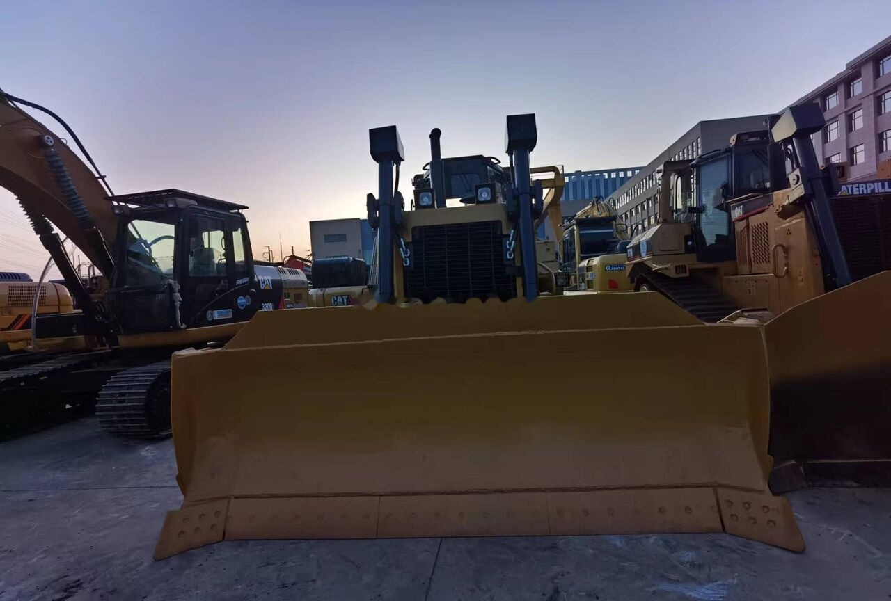 CAT D6H - Bulldozer: picture 2 CAT D6H - Bulldozer: picture 2