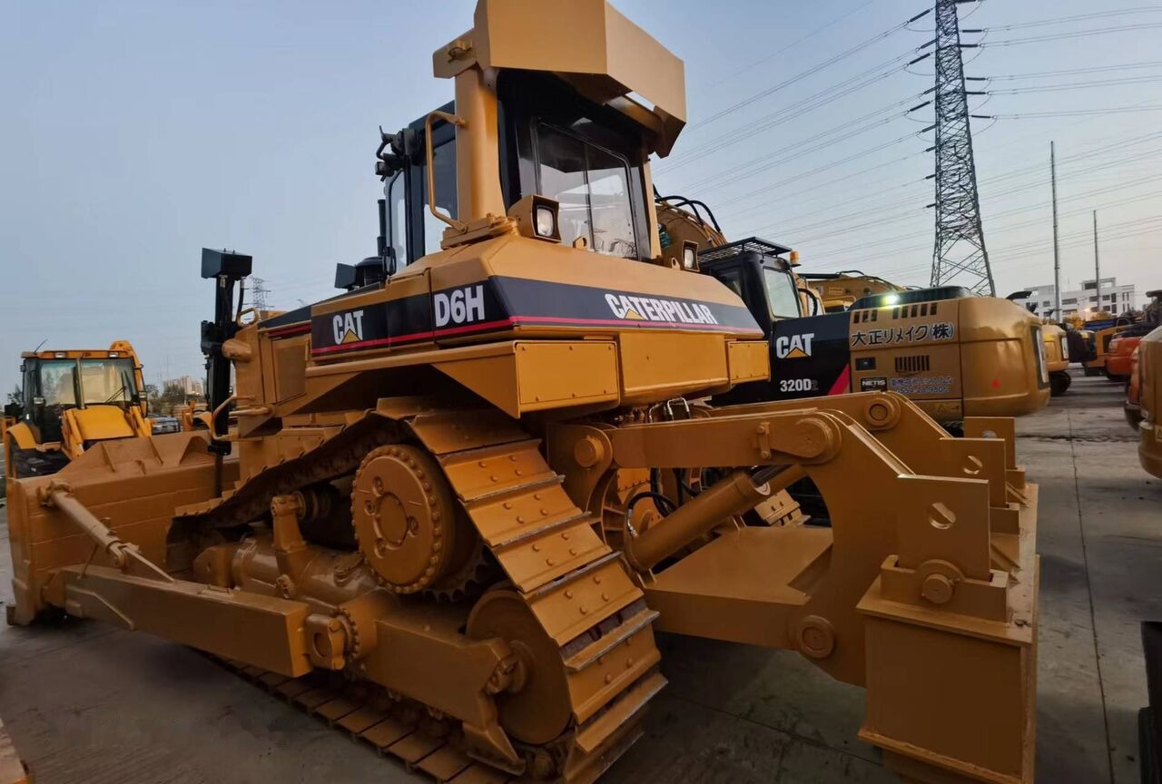 CAT D6H - Bulldozer: picture 3 CAT D6H - Bulldozer: picture 3