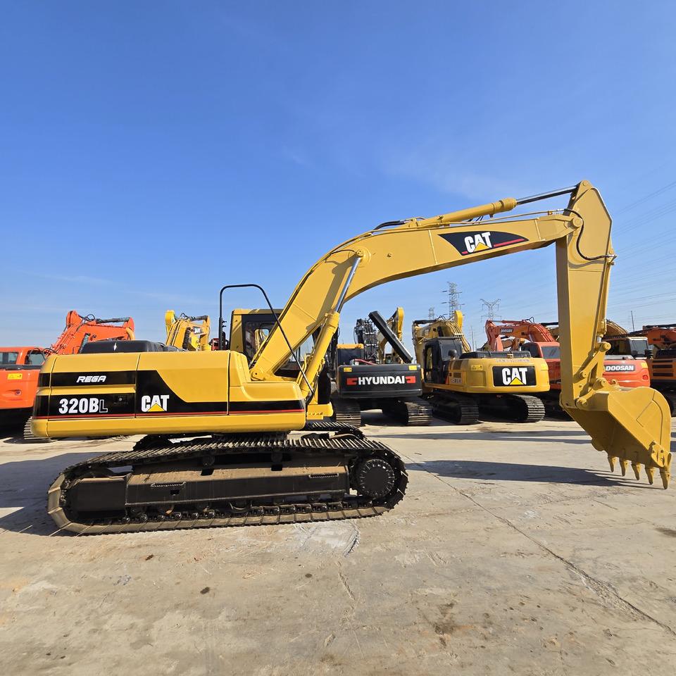 CATERPILLAR 320BL - Excavator: picture 1 CATERPILLAR 320BL - Excavator: picture 1