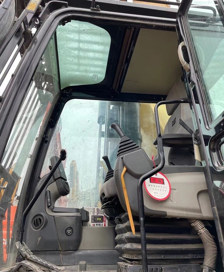 Crawler excavator Caterpillar 374D: picture 6