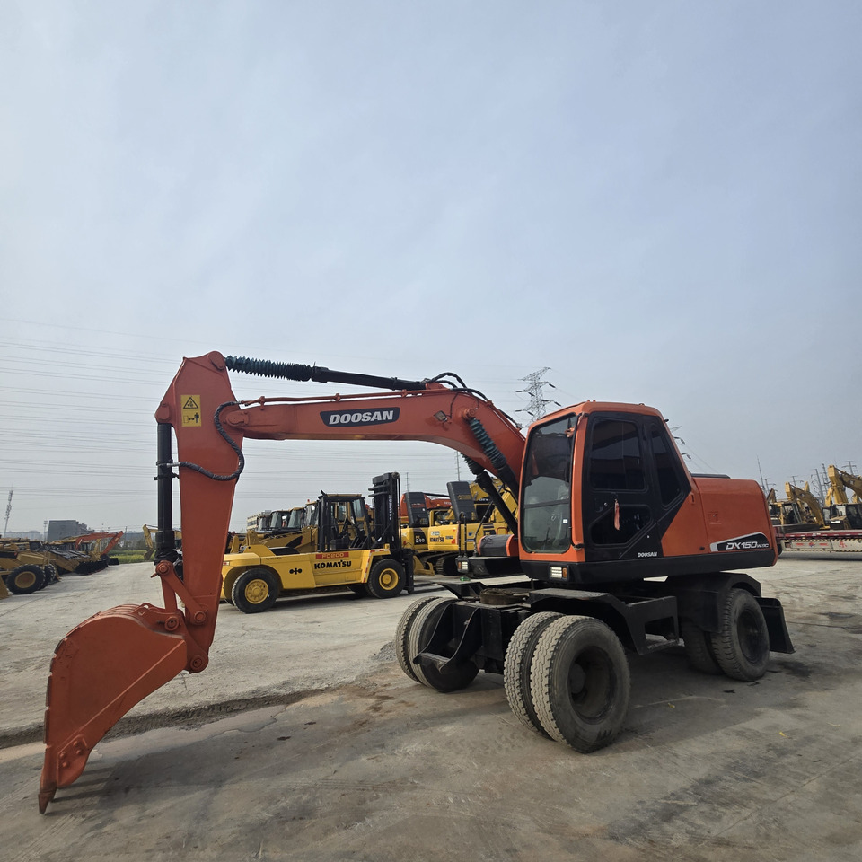 DOOSAN DX150W - Wheel excavator: picture 3 DOOSAN DX150W - Wheel excavator: picture 3