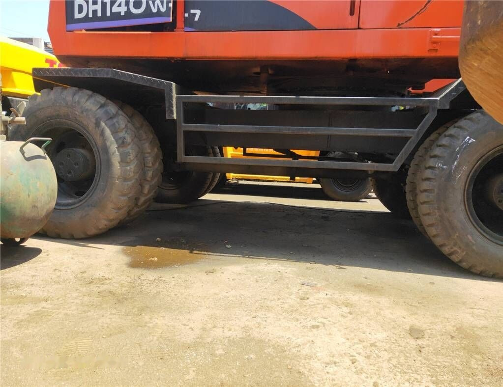 Doosan DH 140W-7 - Wheel excavator: picture 2 Doosan DH 140W-7 - Wheel excavator: picture 2