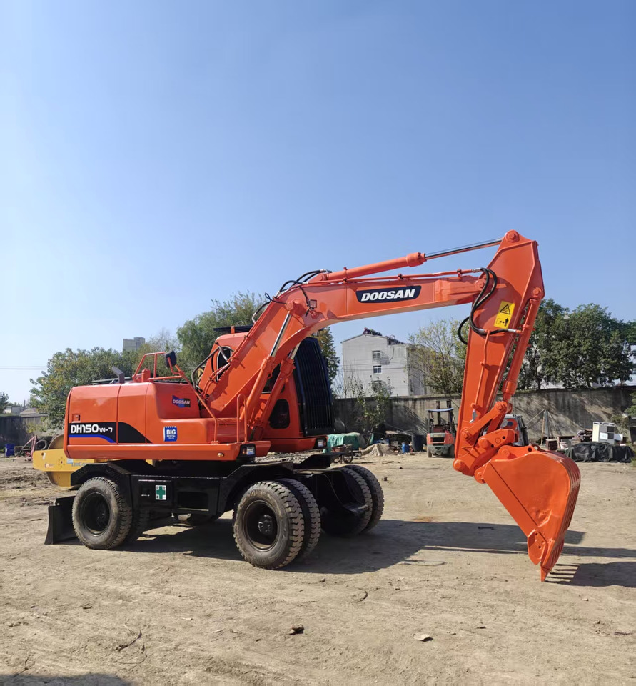 Doosan DH150W - Wheel excavator: picture 1 Doosan DH150W - Wheel excavator: picture 1