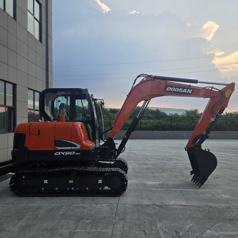 Doosan DX60 - Mini excavator: picture 2 Doosan DX60 - Mini excavator: picture 2